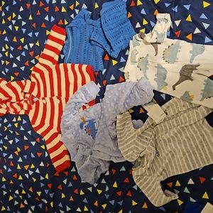 Bundle of kids clothes